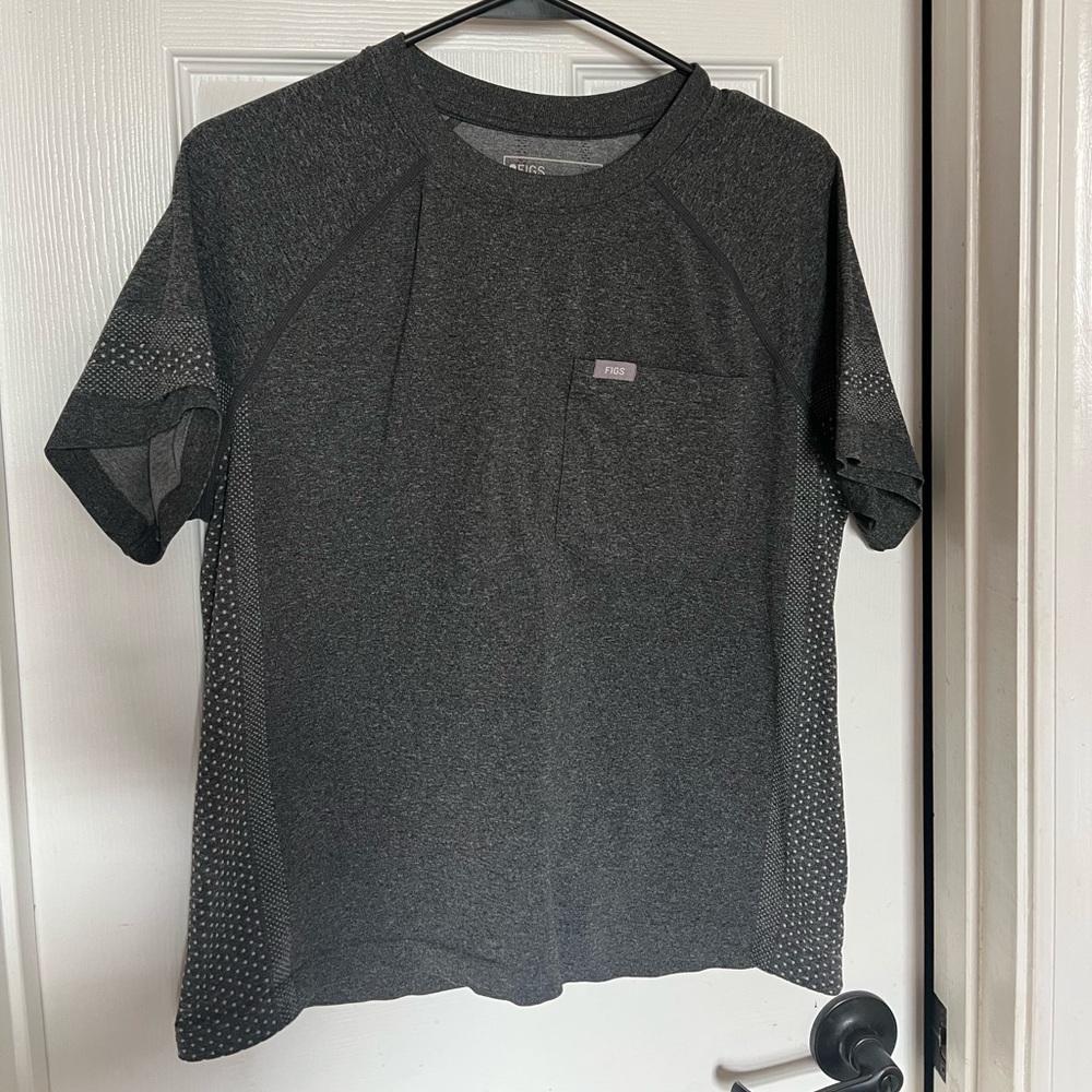 Figs Women’s graphite salta seamless shortsleeve underscrub. Size small